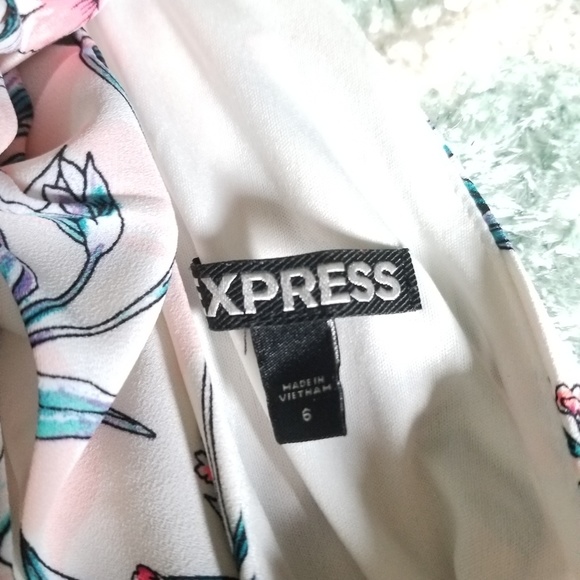 Express floral dress - Picture 6 of 6